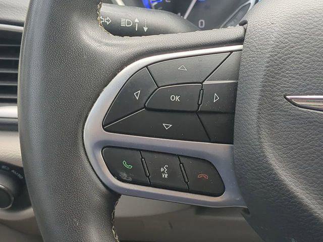 Certified 2023 Chrysler Pacifica Touring-L FWD image 31