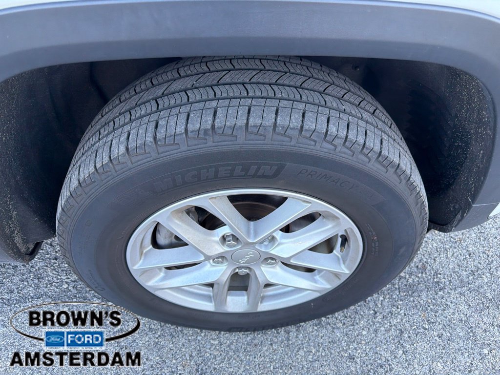 Used 2023 Jeep Grand Cherokee L Laredo AWD/4WD image 21
