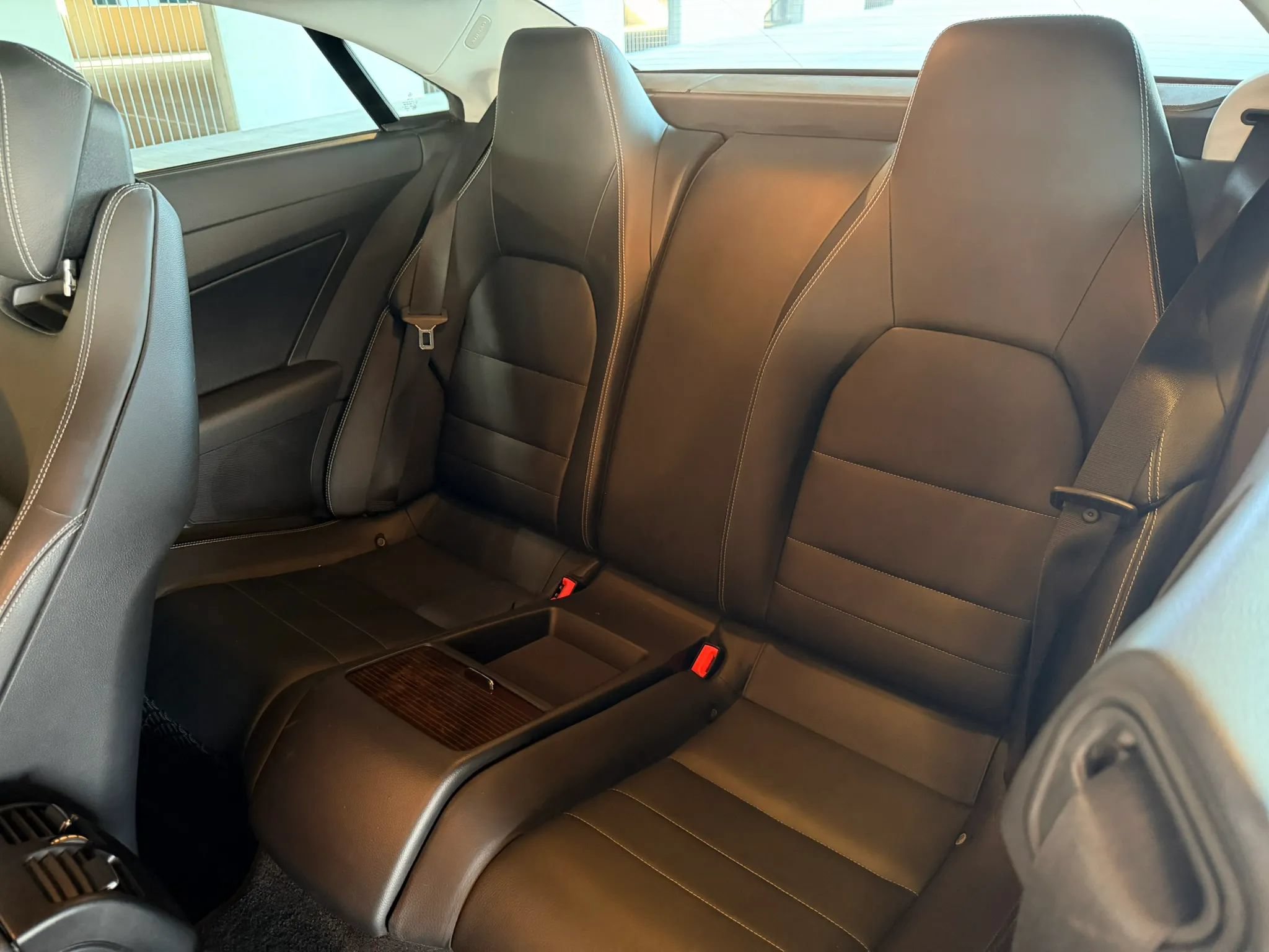 Used 2010 Mercedes-Benz E 550 Coupe image 26
