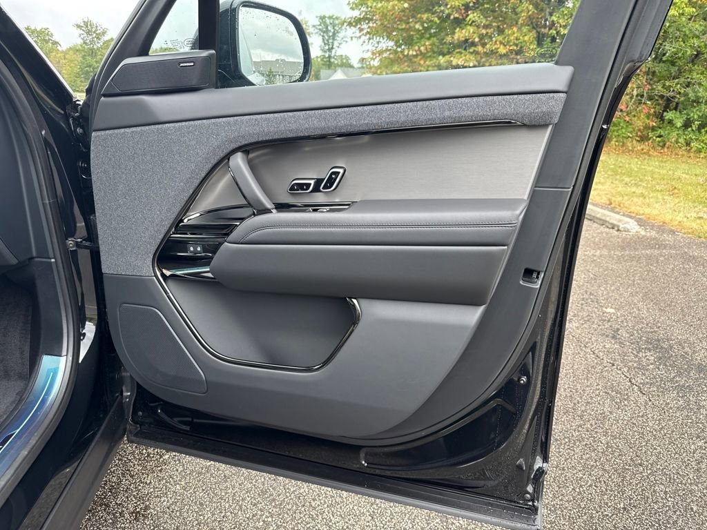 New 2025 Land Rover Range Rover Sport SE image 20