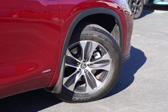 Used 2022 Toyota Highlander XLE image 8
