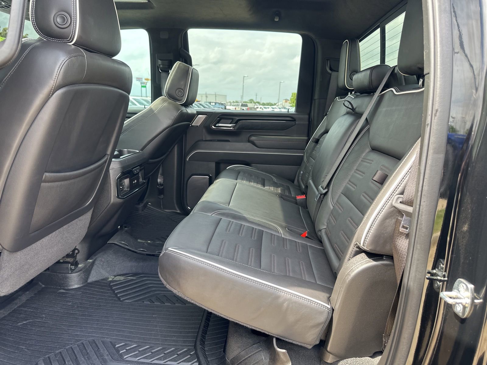 Used 2024 GMC Sierra 2500 AT4X w/ AT4X AEV Edition image 13