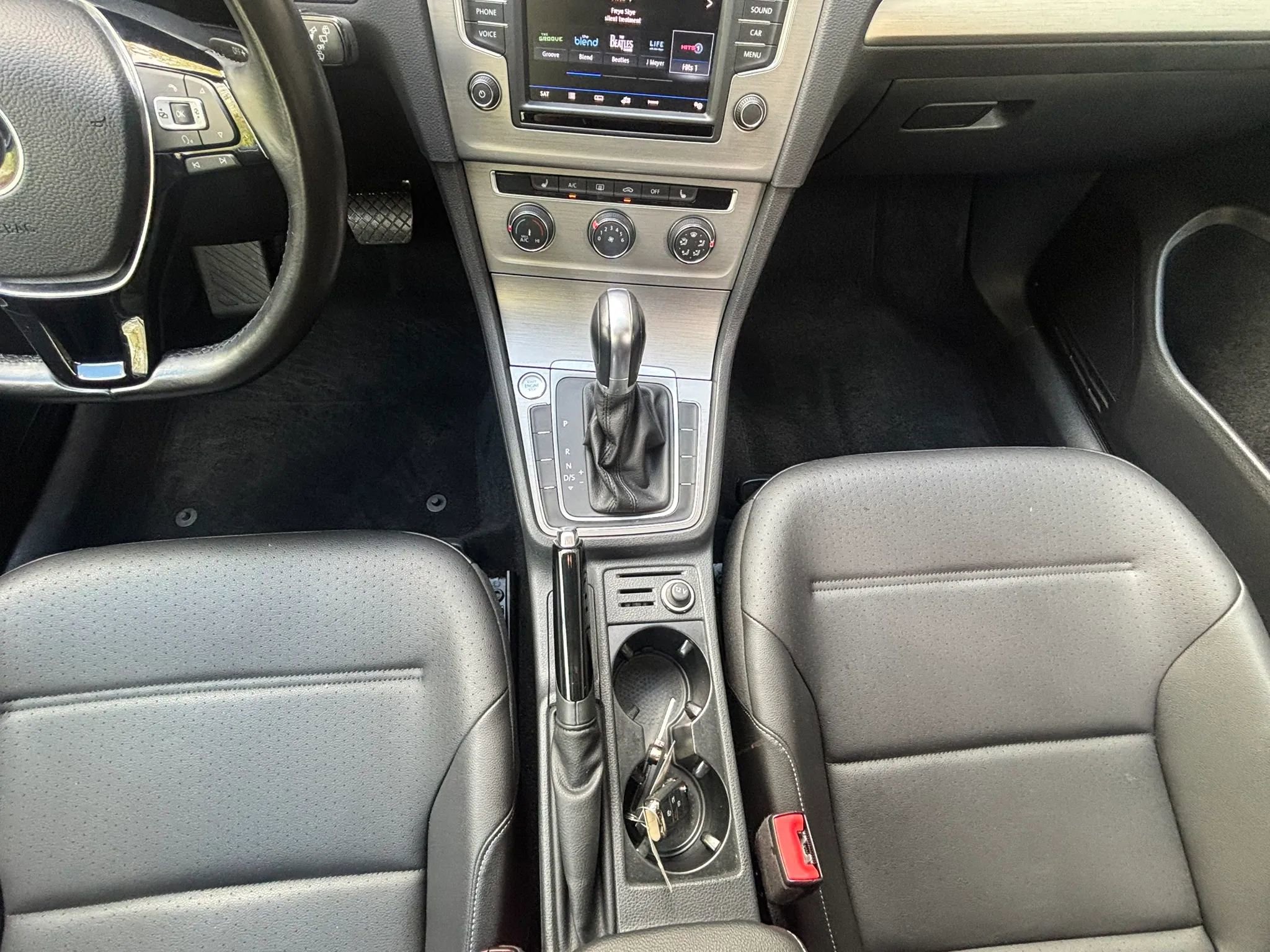 Used 2017 Volkswagen Golf S FWD image 27
