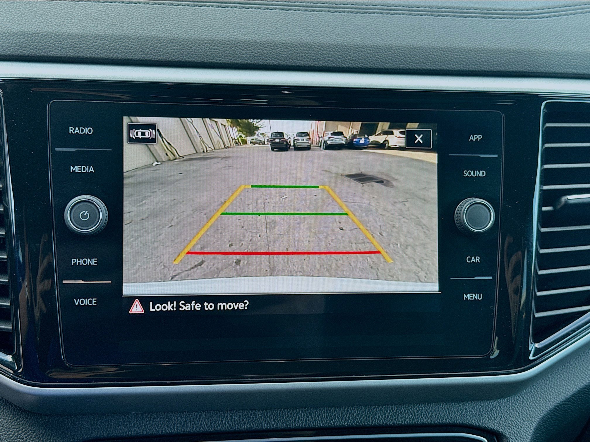 Used 2022 Volkswagen Atlas Cross Sport SE w/ Panoramic Sunroof Package image 13