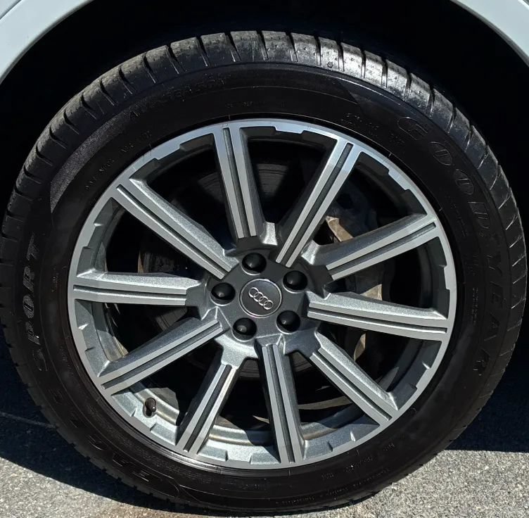 Used 2018 Audi Q7 3.0T Premium Plus AWD/4WD image 9