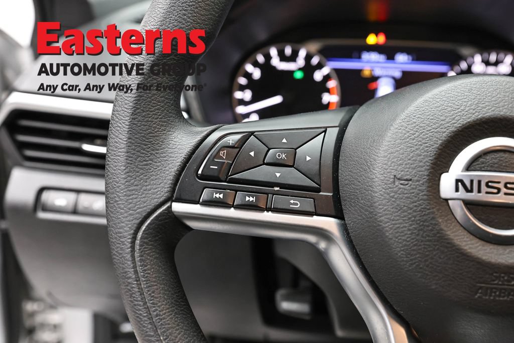 Used 2022 Nissan Altima 2.5 SV FWD image 15