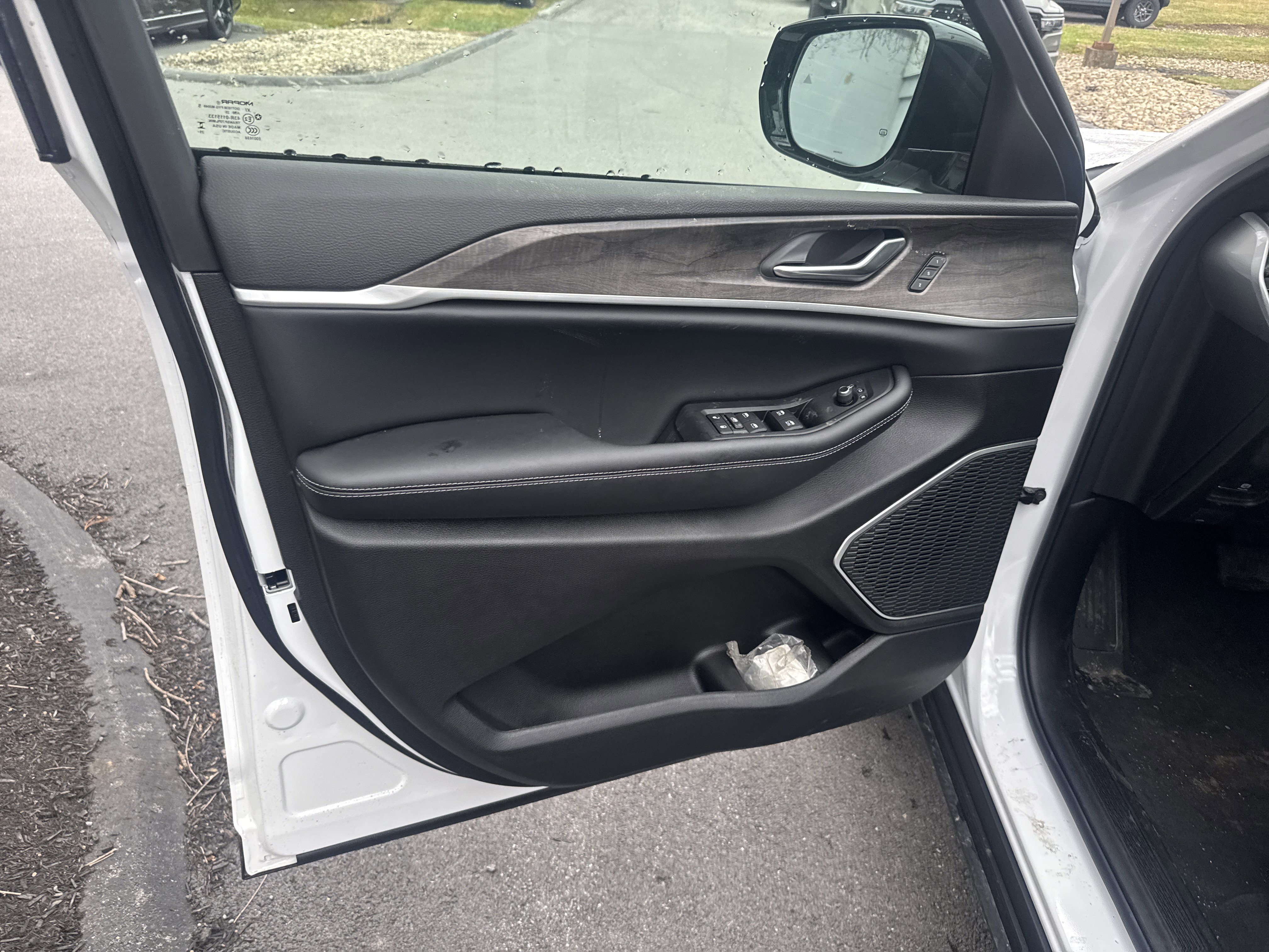 New 2026 Jeep Grand Cherokee Limited image 15