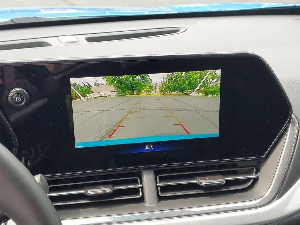 Used 2026 Chevrolet Trax LT w/ LT Convenience Package FWD image 14