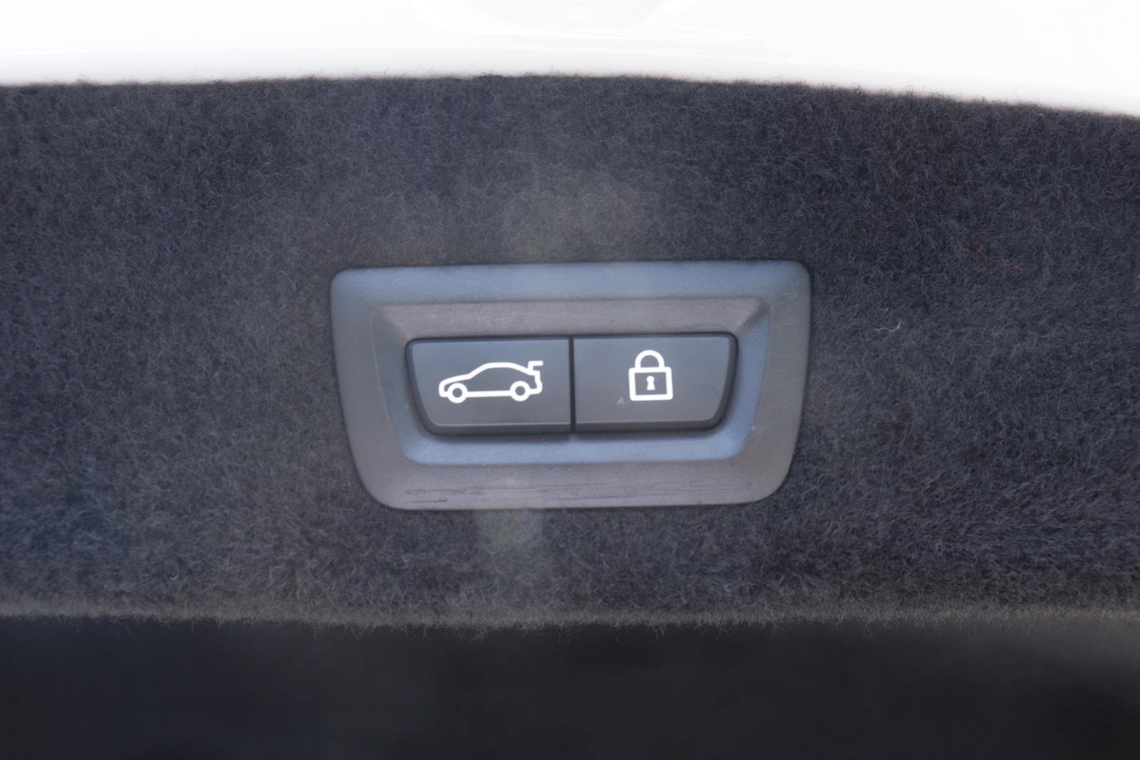 Used 2018 BMW 750i RWD image 14