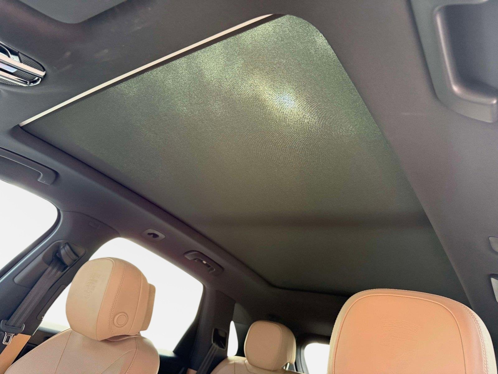 Used 2022 Porsche Cayenne w/ Premium Package image 45