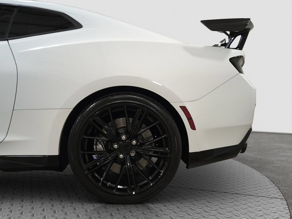 Used 2017 Chevrolet Camaro ZL1 RWD image 23