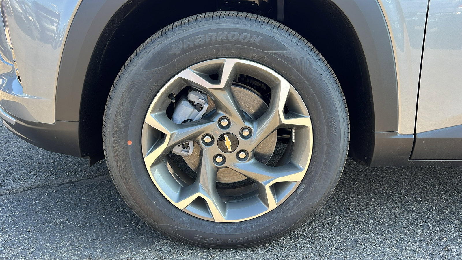 New 2026 Chevrolet Trax LT w/ Sunroof Package image 10
