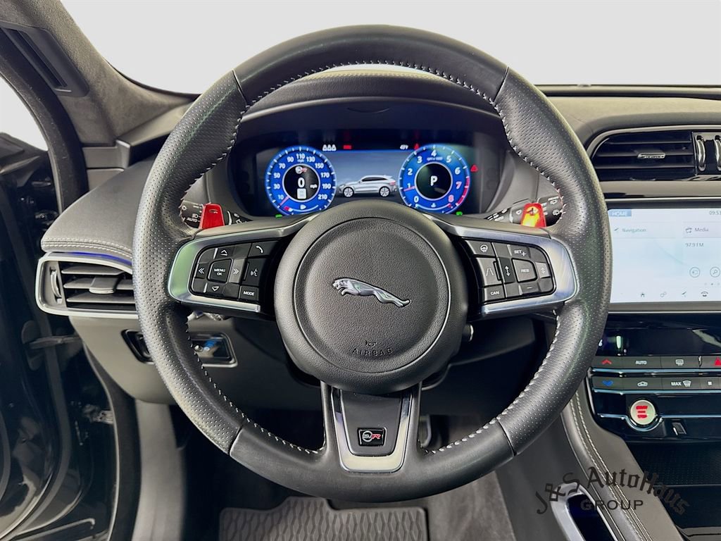 Used 2020 Jaguar F-PACE SVR image 12