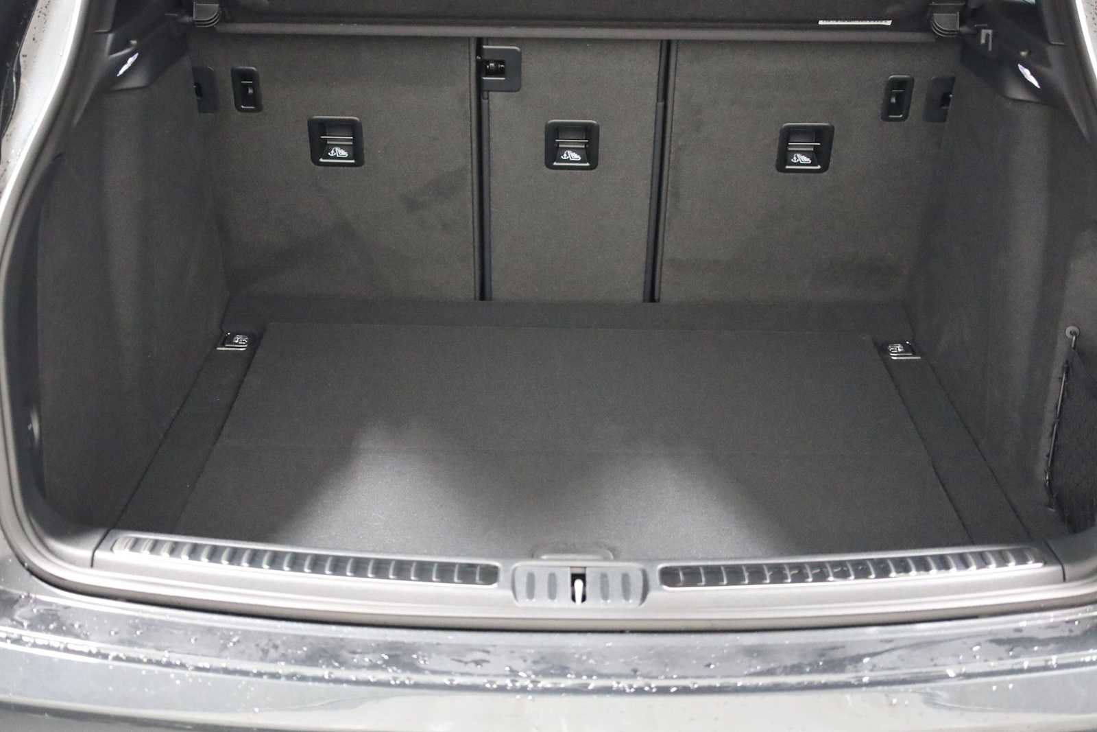 New 2026 Porsche Macan image 40