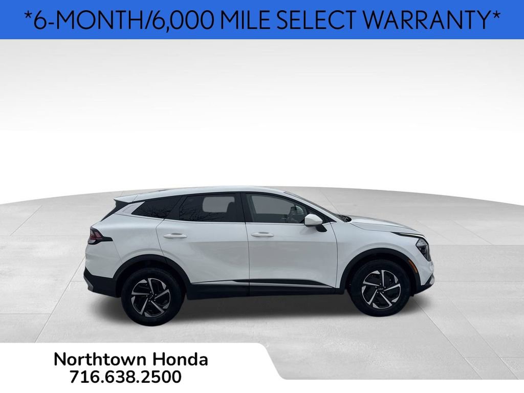 Used 2023 Kia Sportage LX image 3