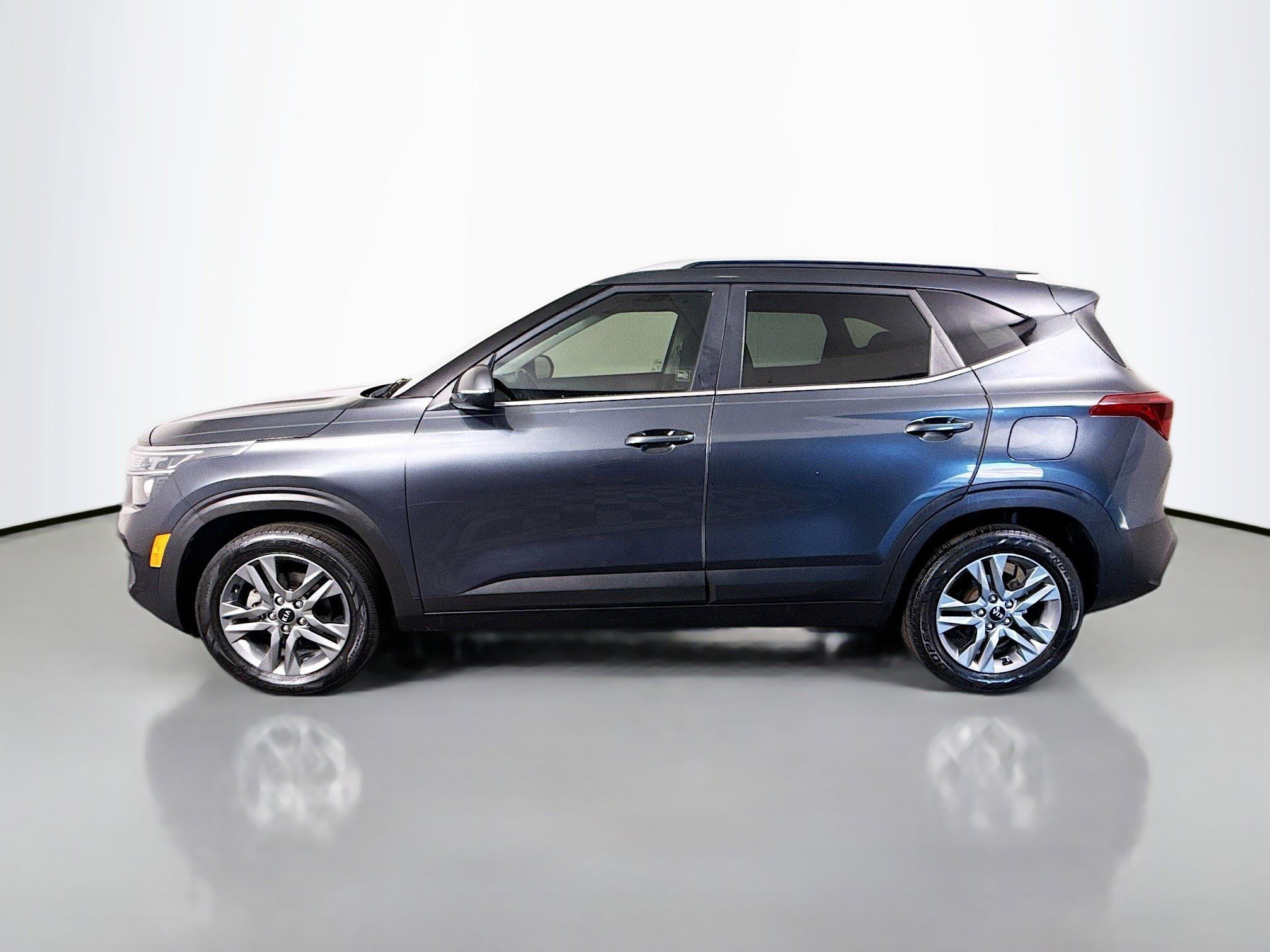 Used 2021 Kia Seltos S FWD image 6