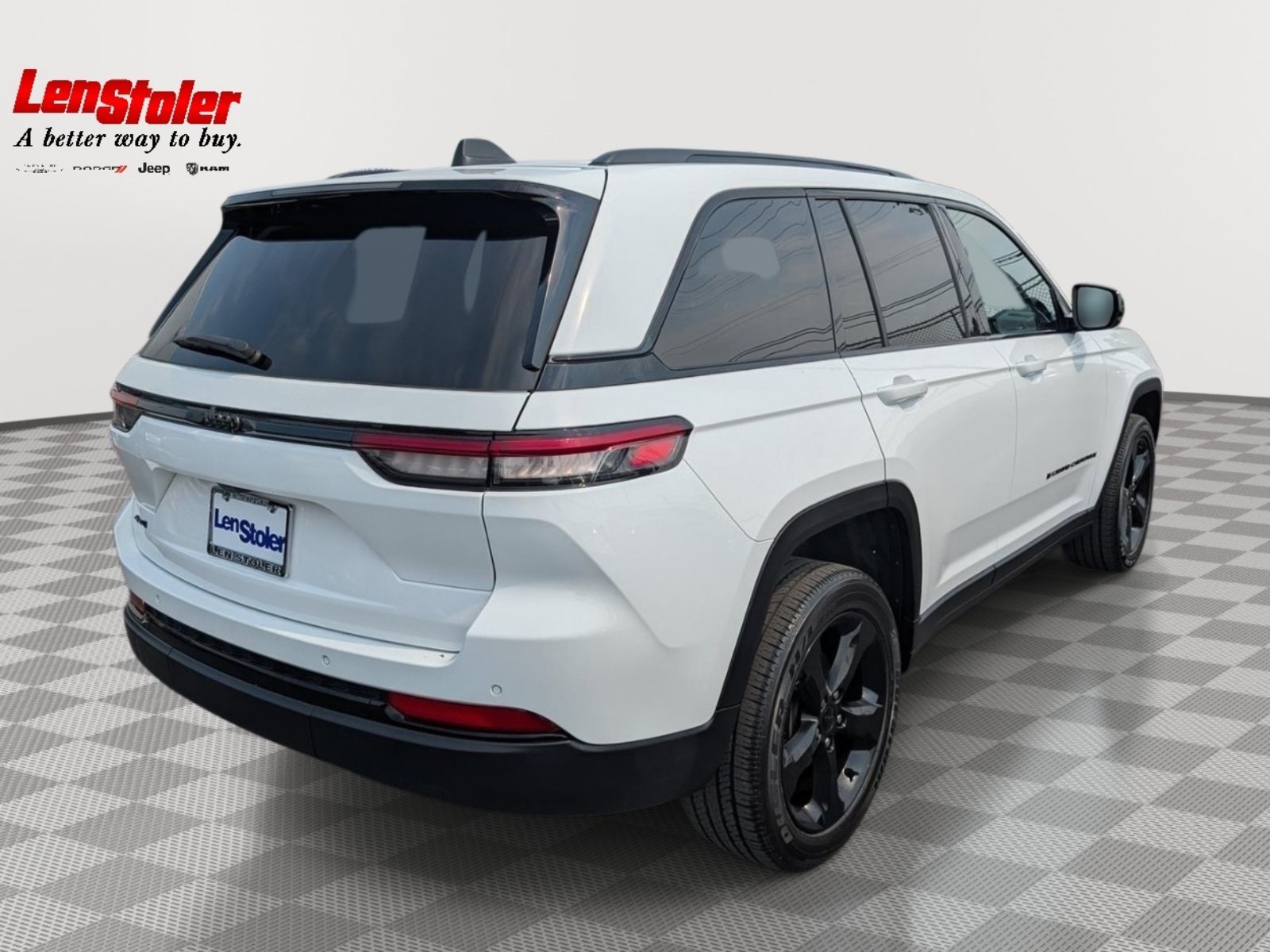 Used 2023 Jeep Grand Cherokee Altitude AWD/4WD image 5