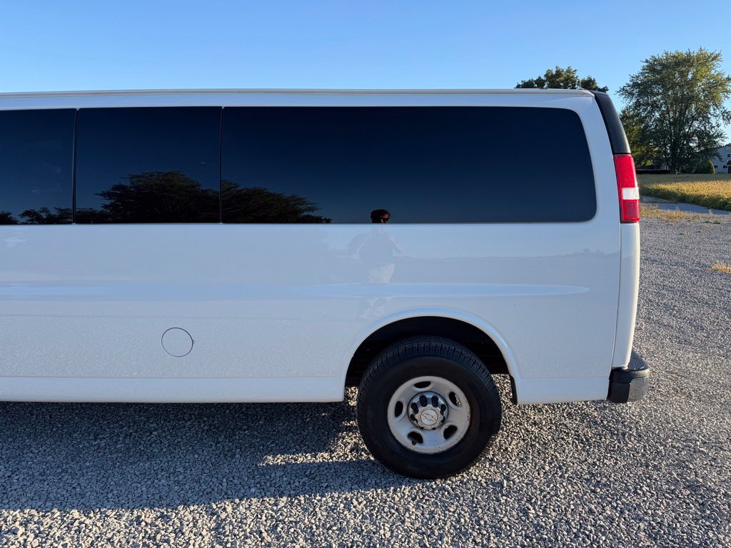 Used 2017 Chevrolet Express 3500 LT w/ LT Preferred Equipment Group RWD image 26