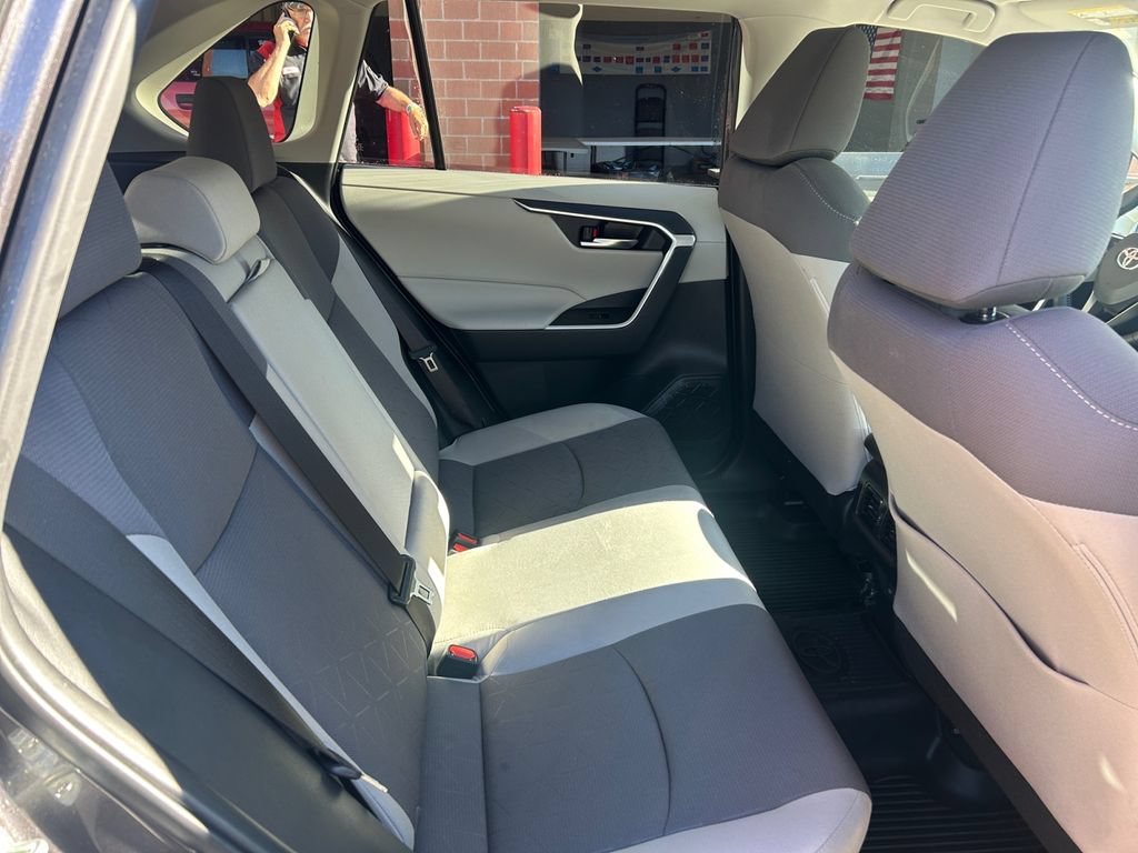 Used 2025 Toyota RAV4 XLE w/ Weather Package AWD/4WD image 17