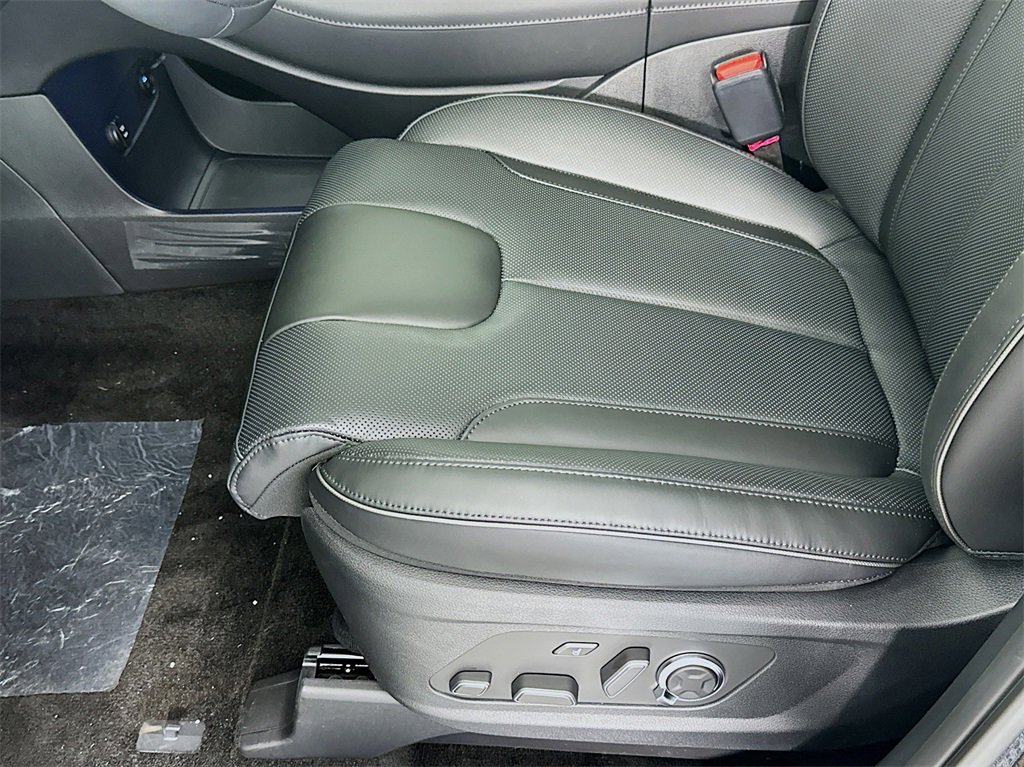 Used 2024 Hyundai Palisade Calligraphy image 20