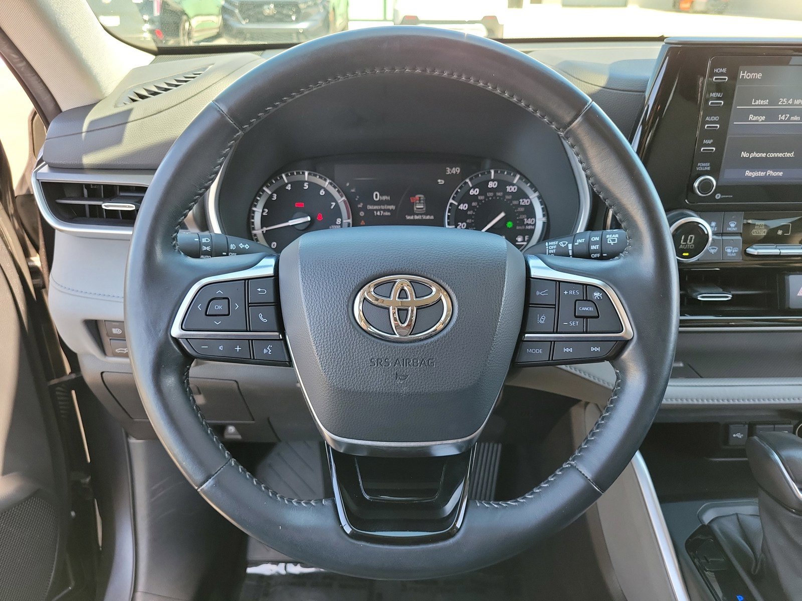 Used 2021 Toyota Highlander XLE image 17