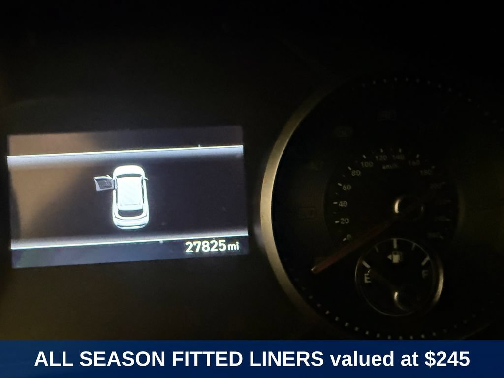 Used 2023 Hyundai Santa Fe SE AWD/4WD image 3