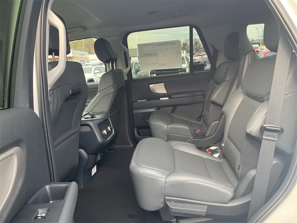 New 2026 Ford Expedition Active image 14