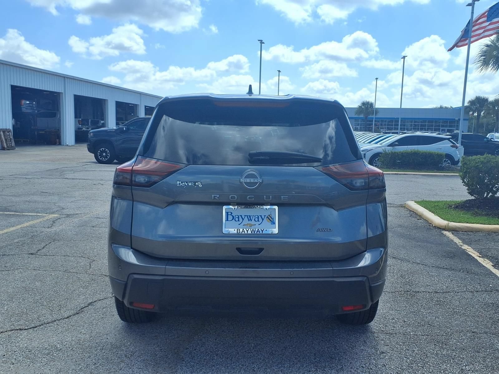 Used 2025 Nissan Rogue SV AWD/4WD image 23