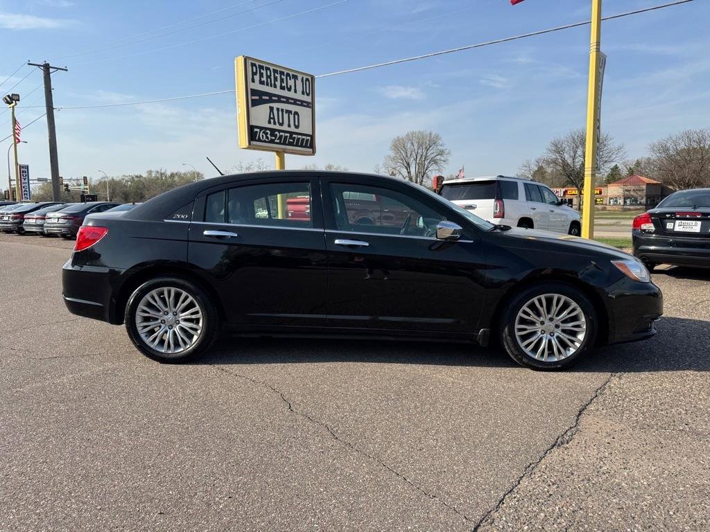 Used 2013 Chrysler 200 Limited w/ Sun/Sound Group FWD image 3