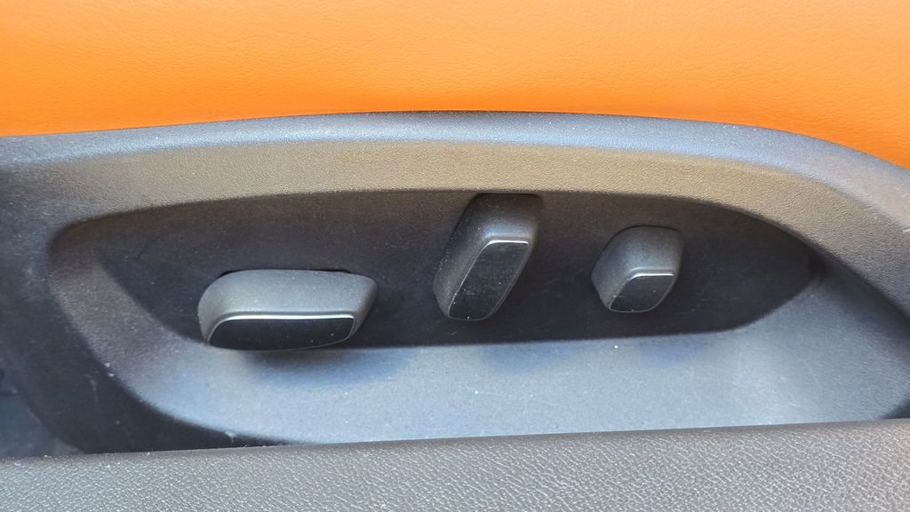 Used 2015 Chevrolet Corvette Stingray Convertible w/ 2LT Preferred Equipment Group image 61