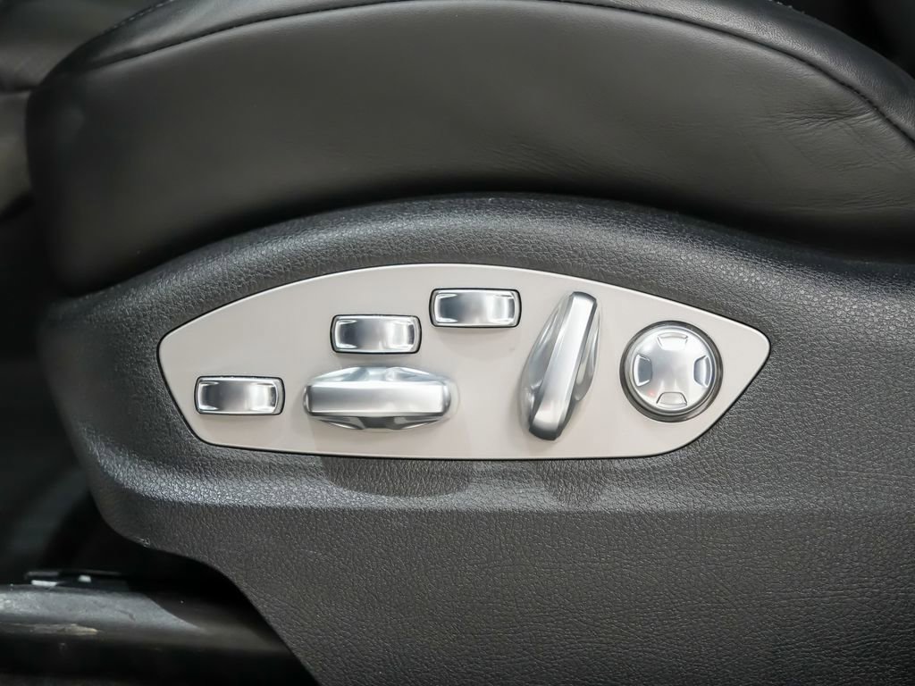 Certified 2020 Porsche Macan GTS image 24