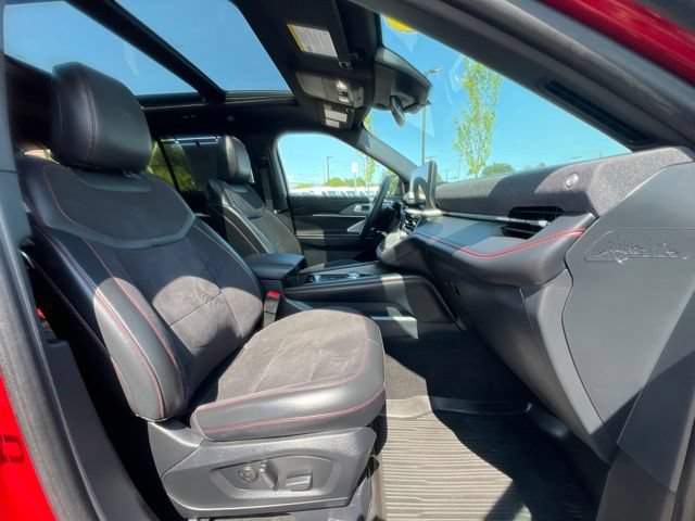 Certified 2025 Ford Explorer ST AWD/4WD image 11