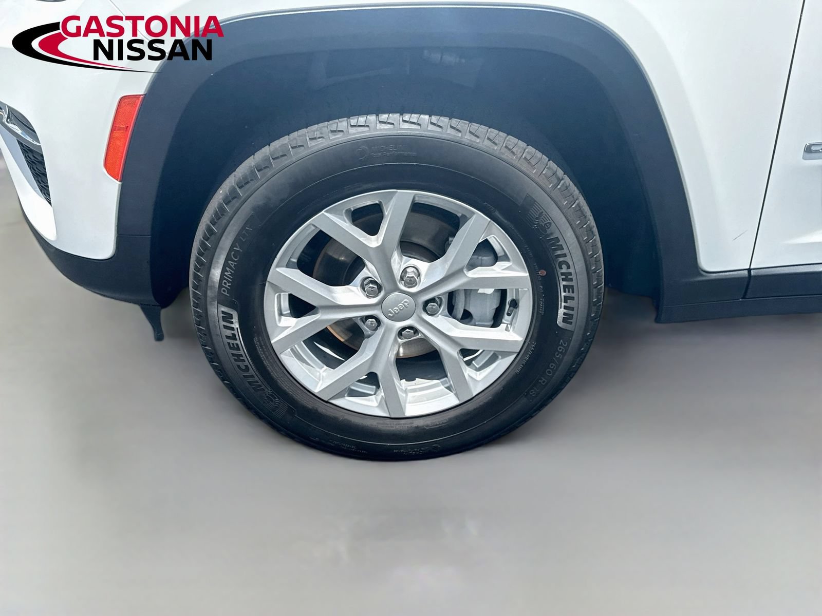 Used 2023 Jeep Grand Cherokee Limited AWD/4WD image 41