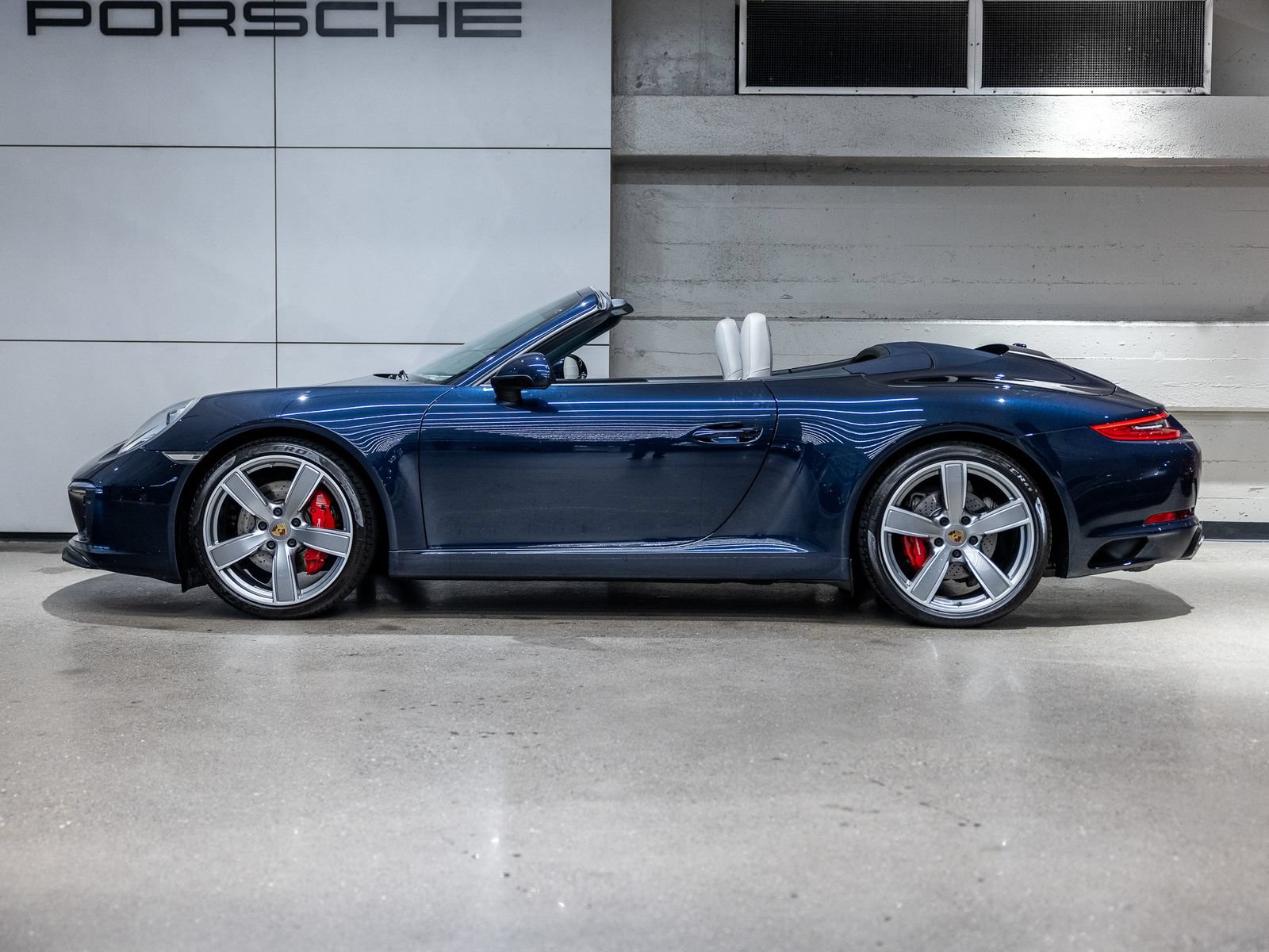Certified 2019 Porsche 911 Carrera S RWD image 2