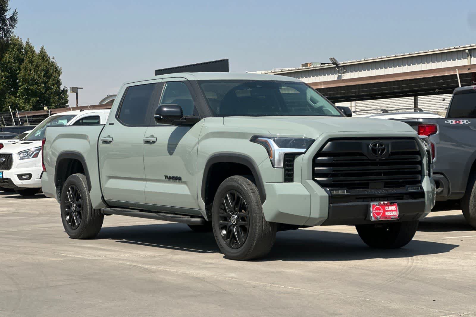 Used 2024 Toyota Tundra Limited AWD/4WD image 10