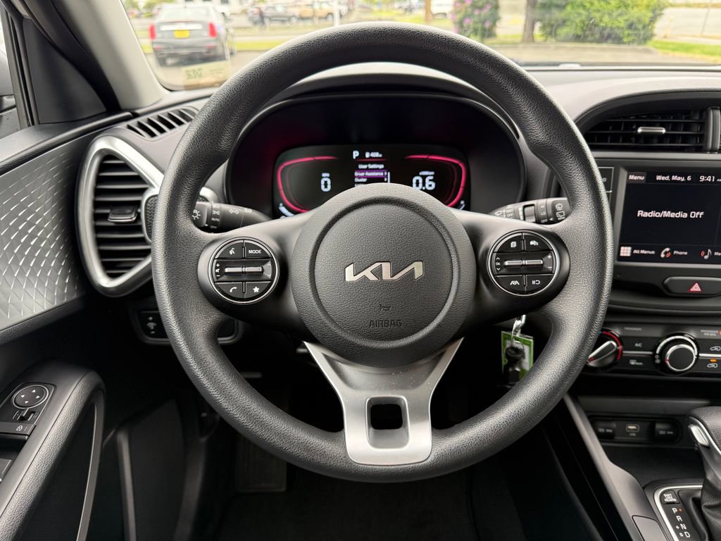 Certified 2025 Kia Soul LX FWD image 21