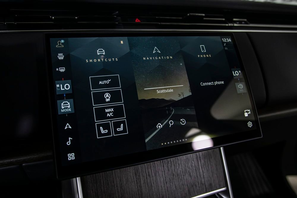 Used 2025 Land Rover Range Rover SE image 29