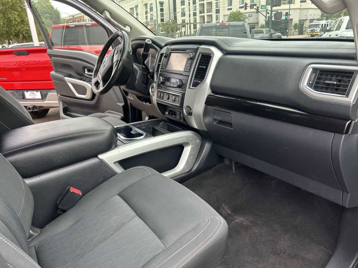 Used 2016 Nissan Titan SV RWD image 12
