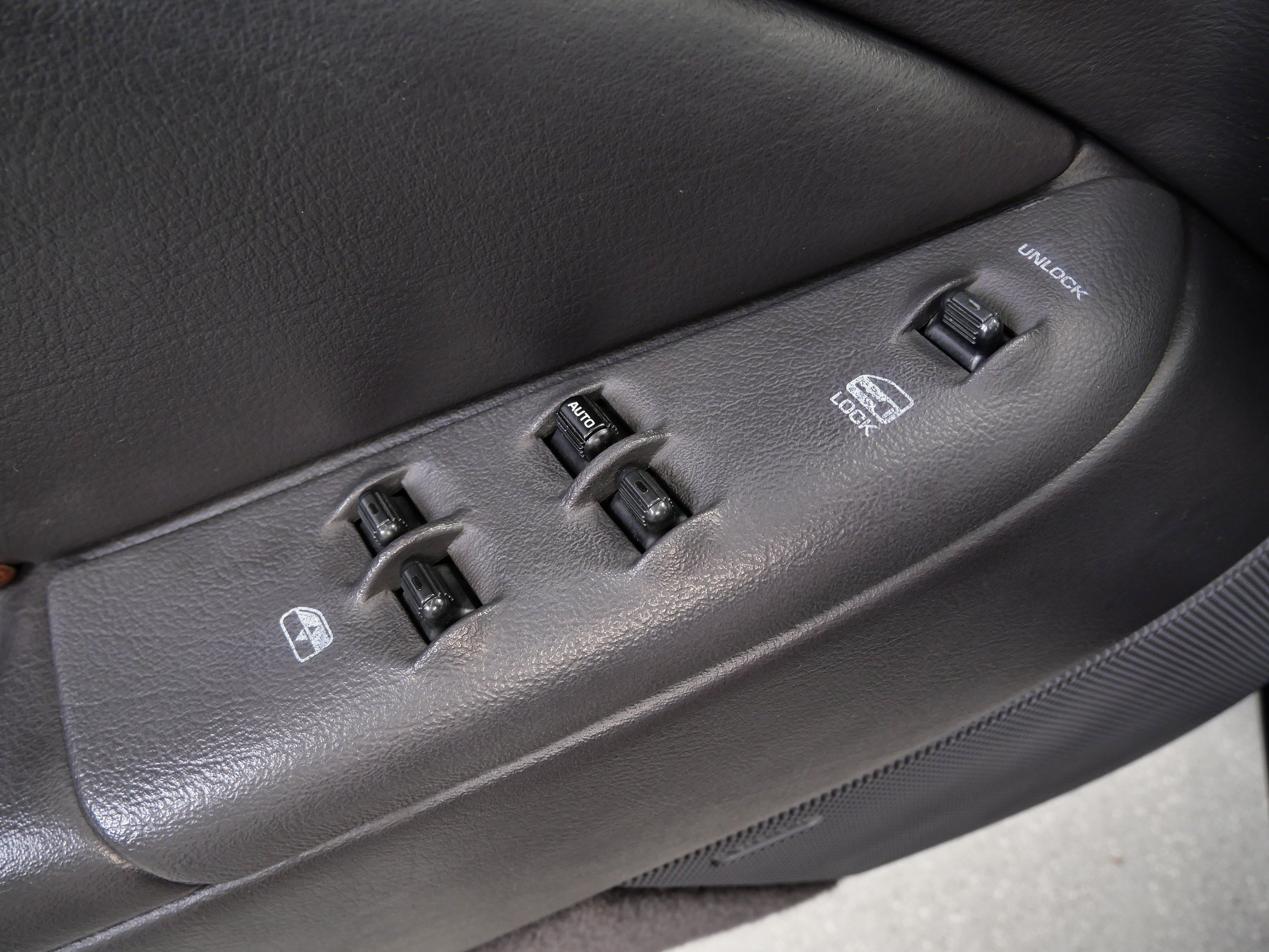 Used 1998 Chrysler Sebring JXI FWD image 27