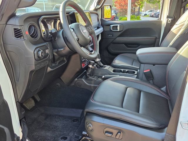 Used 2024 Jeep Wrangler Unlimited Rubicon w/ Convenience Group AWD/4WD image 11