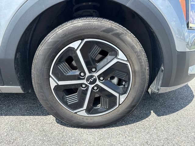 Used 2023 Kia Niro LX FWD image 17