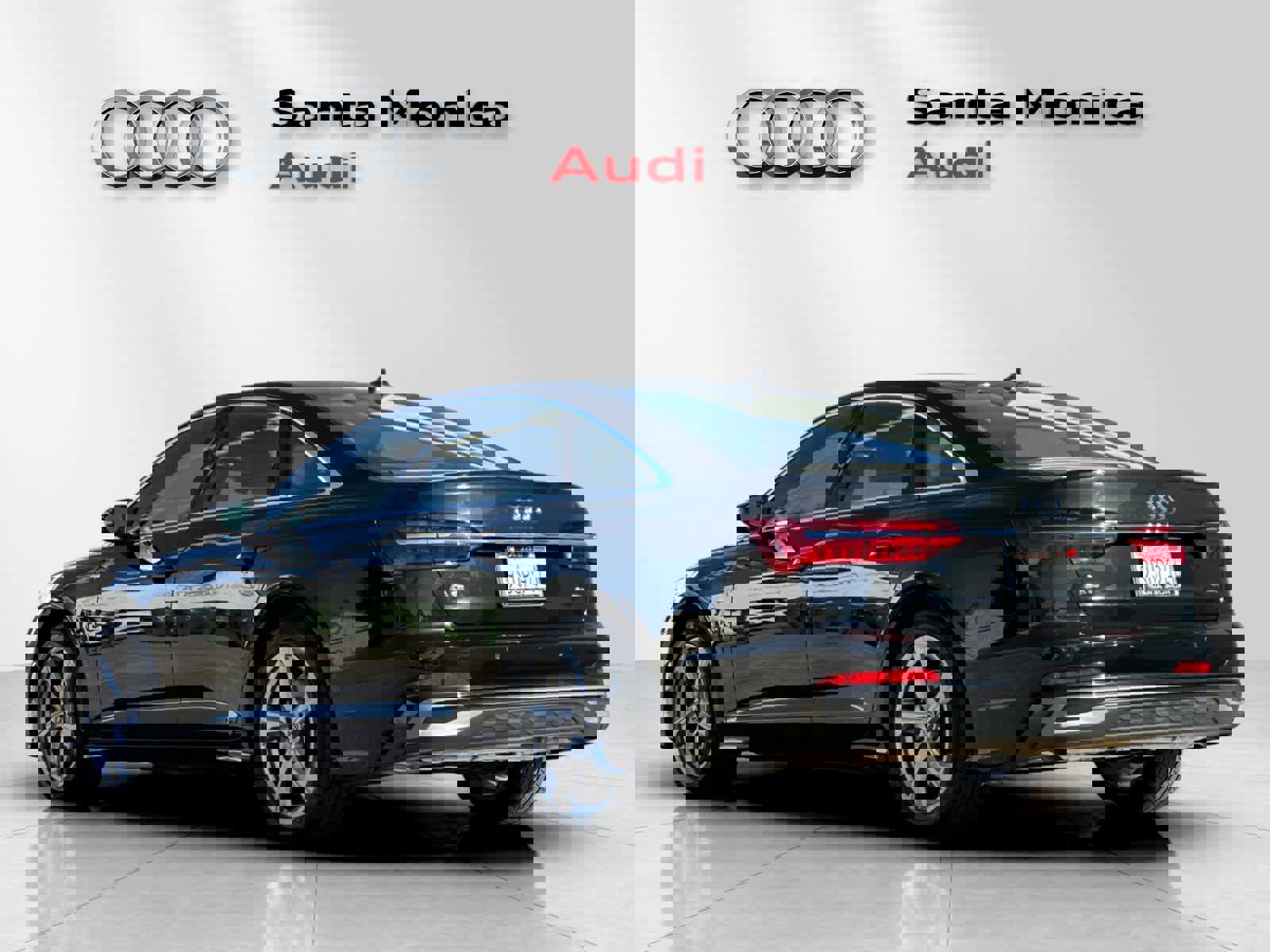 Used 2025 Audi A6 Premium w/ Convenience Package image 6