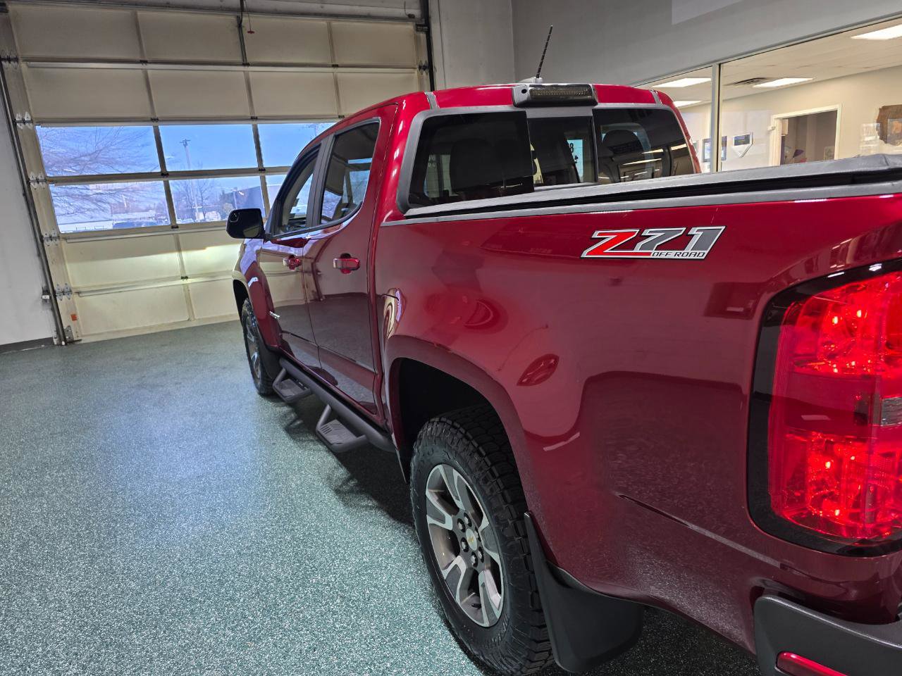 Used 2018 Chevrolet Colorado Z71 AWD/4WD image 10