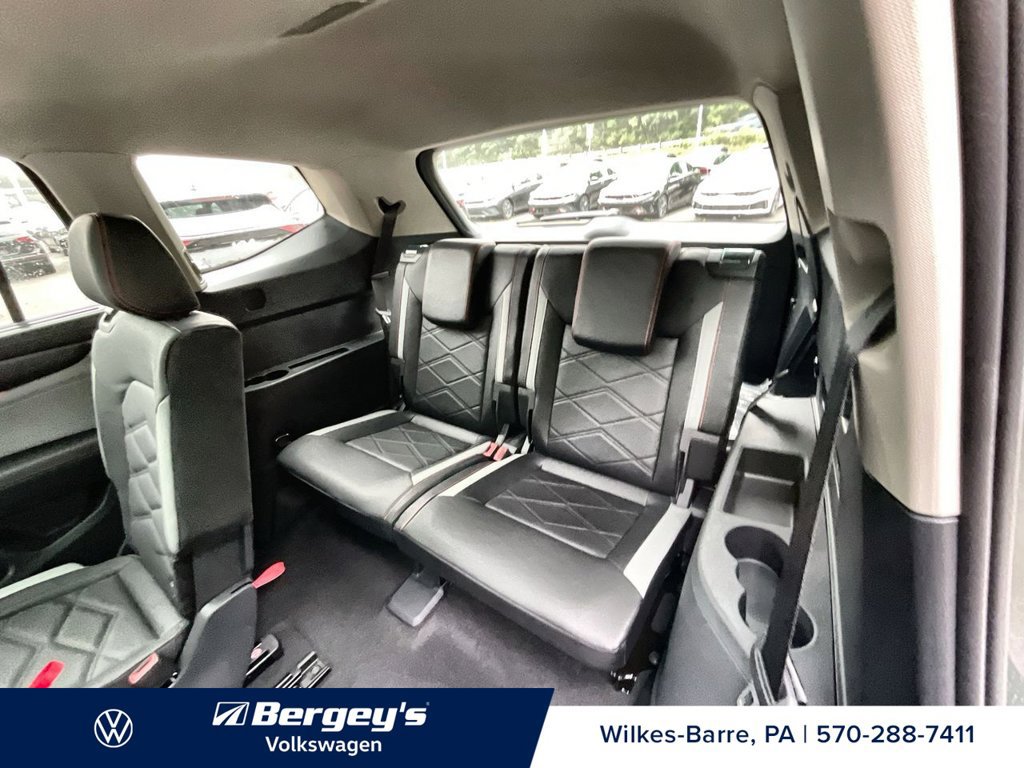 Used 2024 Volkswagen Atlas Peak Edition SEL AWD/4WD image 27