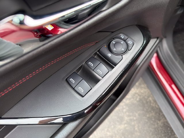 Certified 2024 Chevrolet Trax RS w/ Sunroof Package FWD image 13