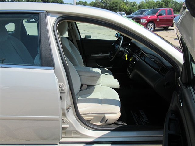 Used 2012 Chevrolet Impala LS FWD image 13