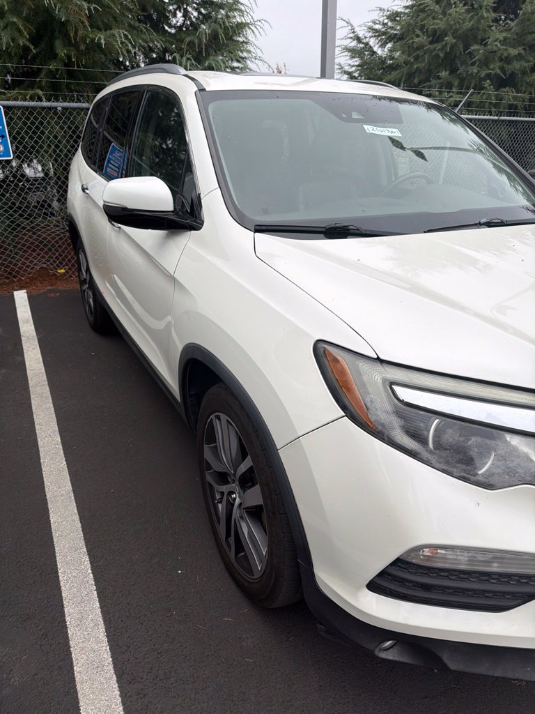 Used 2017 Honda Pilot Elite image 3