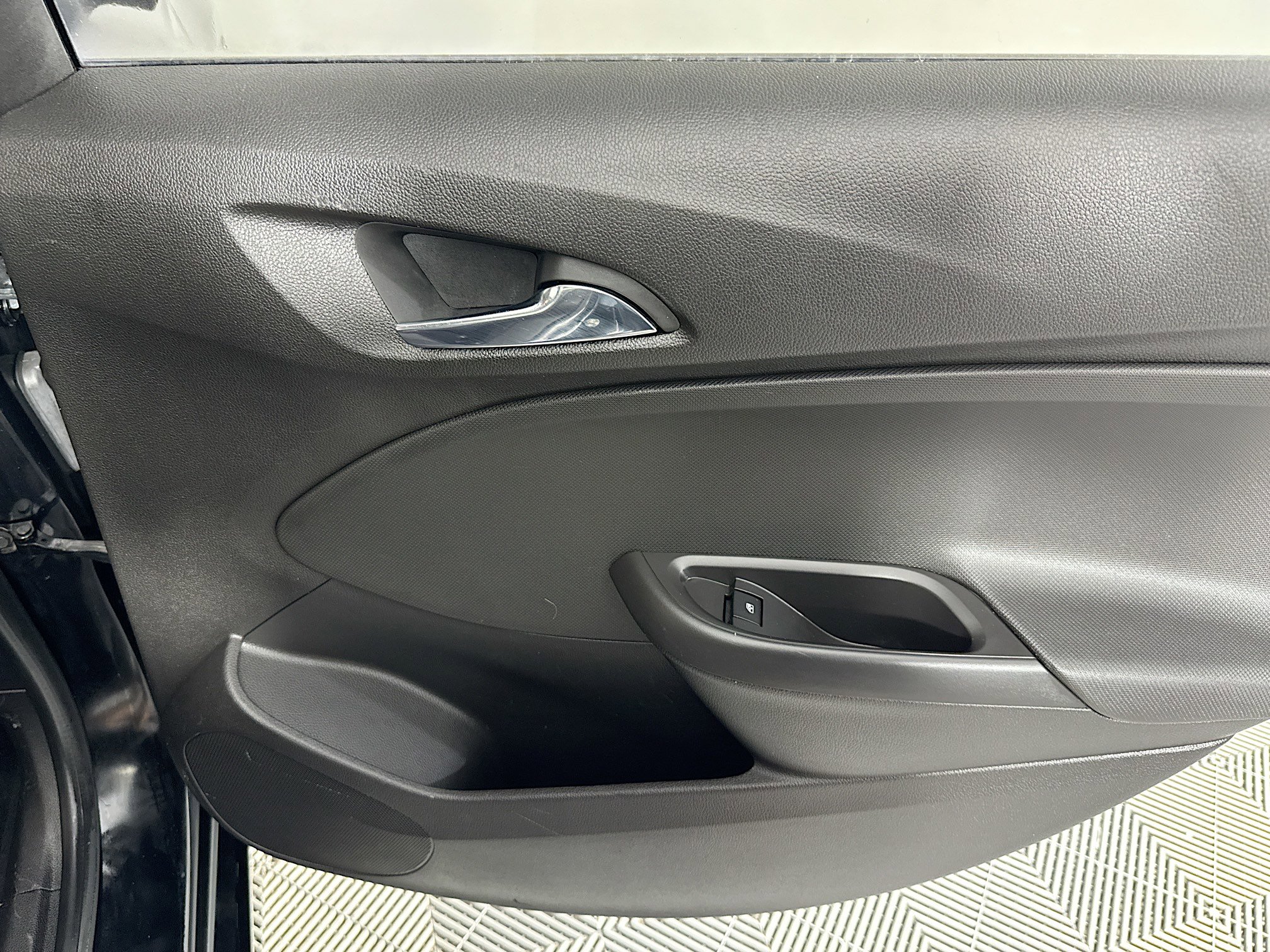 Used 2017 Chevrolet Cruze LS image 24