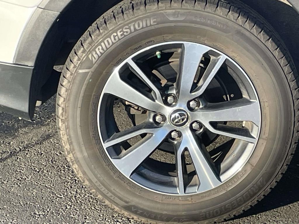 Used 2016 Toyota RAV4 XLE image 11