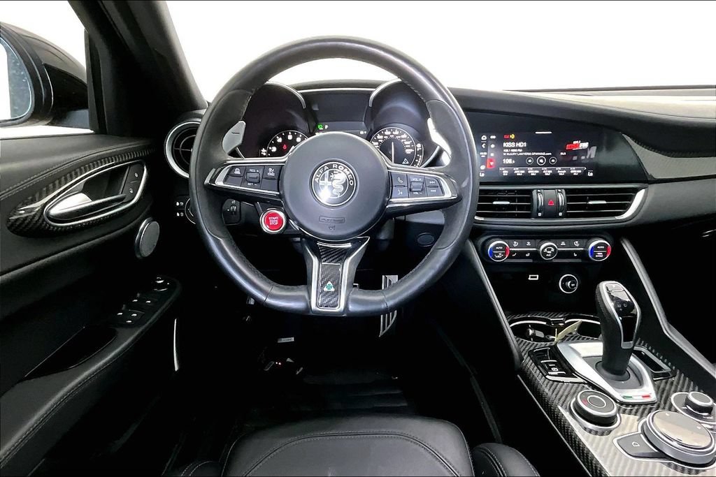 Used 2023 Alfa Romeo Giulia Quadrifoglio RWD image 6